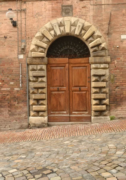 Puerta histórica en Italia —  Fotos de Stock