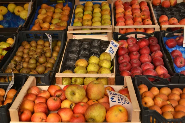 イタリアの市場の果物 — ストック写真