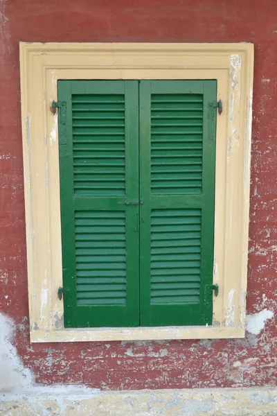 Groene venster gesloten — Stockfoto