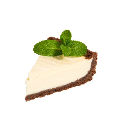 Cheesecake beyaz arkaplanda izole edildi