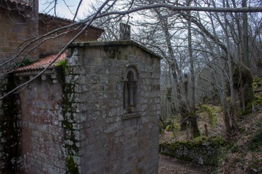 Parada de Sil, İspanya. Mosteiro de Santa Cristina de Ribas de Sil, Galiçya 'da bir Roma manastırı.