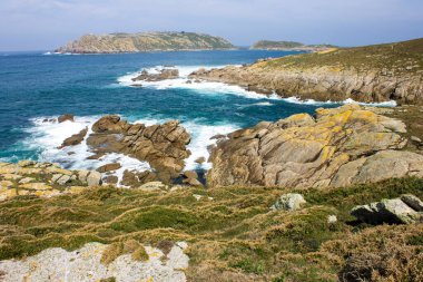 Malpica, İspanya. Punta Nariga, Galiçya 'daki Costa da Morte' de (Ölüm Kıyısı) manzaralı bir buruna sahiptir.