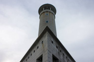 Malpica, İspanya. Punta Nariga 'daki deniz feneri, Galiçya' daki Costa da Morte 'de (Ölüm Kıyısı) manzaralı bir burundur.
