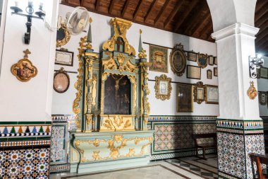 Lora del Rio, İspanya. Setefilla Tapınağı, bir Roma Katolik inziva yeri, Virgen de Setefilla (Setefilla Leydimiz) adlı bir heykele ev sahipliği yapmaktadır.)