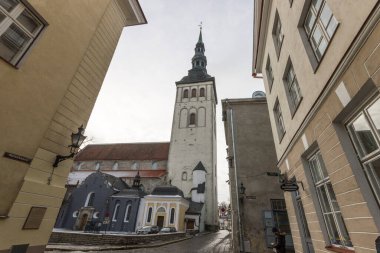 Tallinn, Estonya. St. Nicholas Kilisesi (Niguliste kirik), Estonya Sanat Müzesi 'nin bir parçası olan Niguliste Müzesi' ne ev sahipliği yapan eski bir kilise.