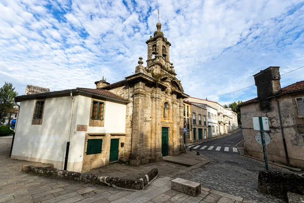Santiago Compostela Espanha Capela Carme Abaixo Uma Igreja Perto Rio — Fotografia de Stock