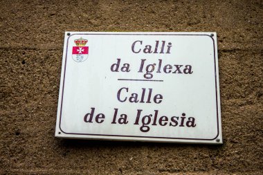 San Martin de Trevejo, İspanya. Galiçya-Portekiz alt grubunda yaygın olarak sınıflandırılan bir Batı Romantizm dili olan fala dilinin örnekleri