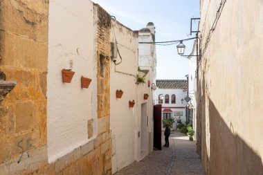 Arcos de la Frontera, İspanya. Eski şehrin sokaklarından biri.