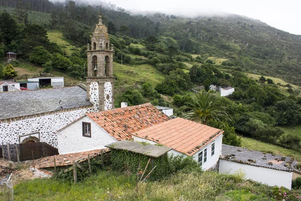 Cedeira, İspanya. Galiçya 'daki bir Galiçya hac alanı olan Santo Andre de Teixido tapınağı.