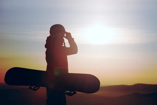 Young Deushka Snowboarder Snowboard Hands Sunset Sky — Stock Photo, Image