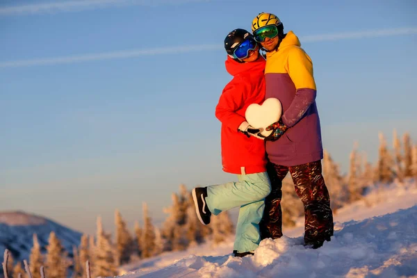 Young Couple Snowy Heart Hands Background Winter Landscape Ski Resort — Stock Photo, Image