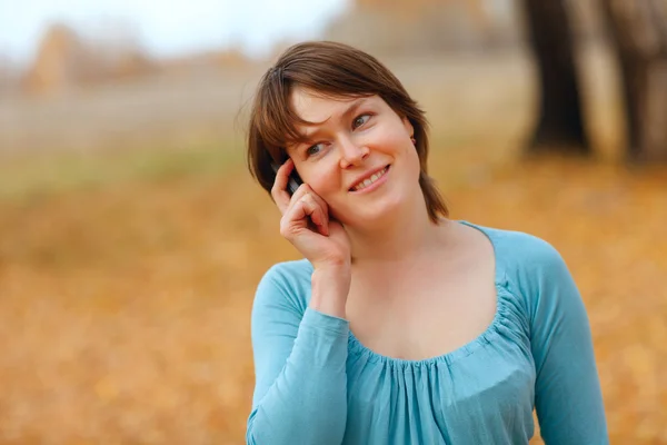 Portrait of an attractive young professional woman using a smart — Stock Photo, Image