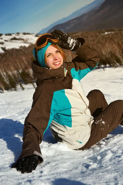 Porträtt av ung snowboardåkare girl — Stockfoto