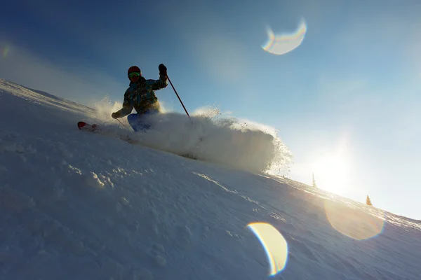 Skiër in Bergen — Stockfoto