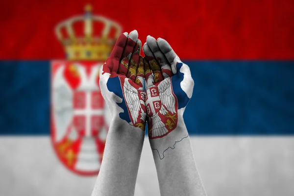 Açık el Sırbistan