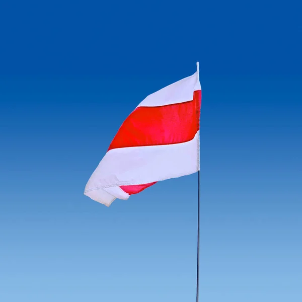 Φόντο Λευκή Κόκκινη Άσπρη Σημαία Σύμβολο Ειρηνικών Διαδηλώσεων Στη Λευκορωσία — Φωτογραφία Αρχείου