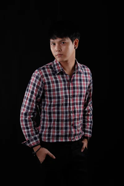 Portret van een Aziatische jongeman — Stockfoto