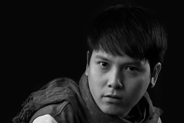 Porträtt av asiatisk ung man — Stockfoto