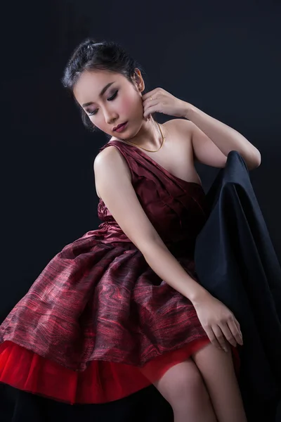 아름 다운 아시아 여자의 초상화 — 스톡 사진