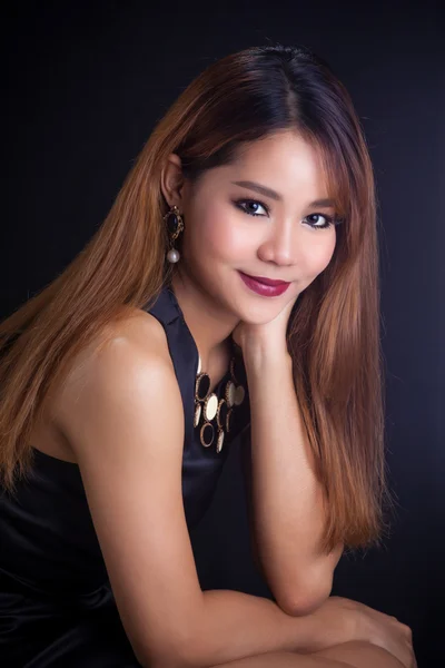 Güzel Asyalı kız portresi — Stok fotoğraf