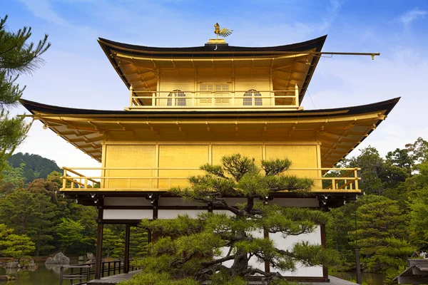 Αλλιώς Kinkaku-ji, το χρυσό περίπτερο, το διάσημο βουδιστικό ναό στο Κιότο της Ιαπωνίας — Φωτογραφία Αρχείου