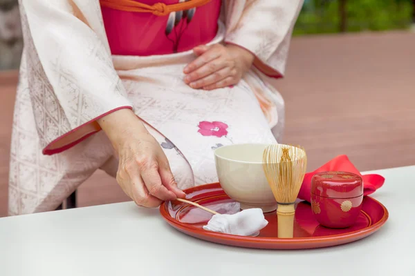 Japanese tea ceremony, Matcha green tea powder is the finest tea sort for tea ceremony. — Stock Photo, Image