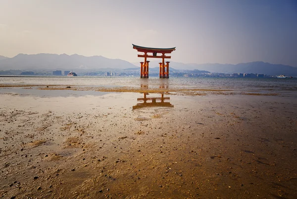 Miyajima, την πλωτή Τορίι πύλη του Ρας ιερό της Ιαπωνίας — Φωτογραφία Αρχείου