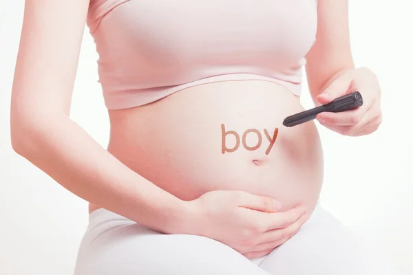 Schattig zwangere moeder verwacht een baby — Stockfoto