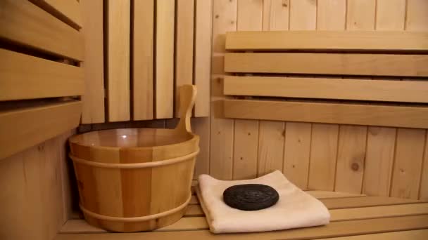 Accesorios de spa y bienestar en sauna — Vídeos de Stock
