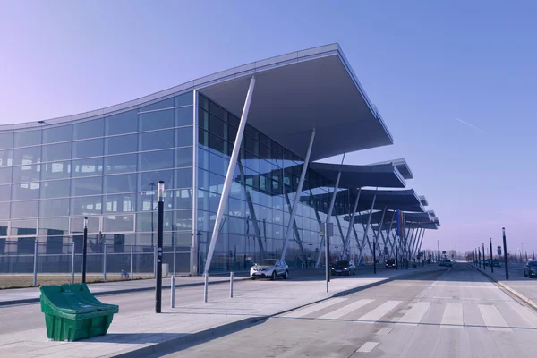 Moderno terminal aeroportuale, architettura industriale — Foto Stock