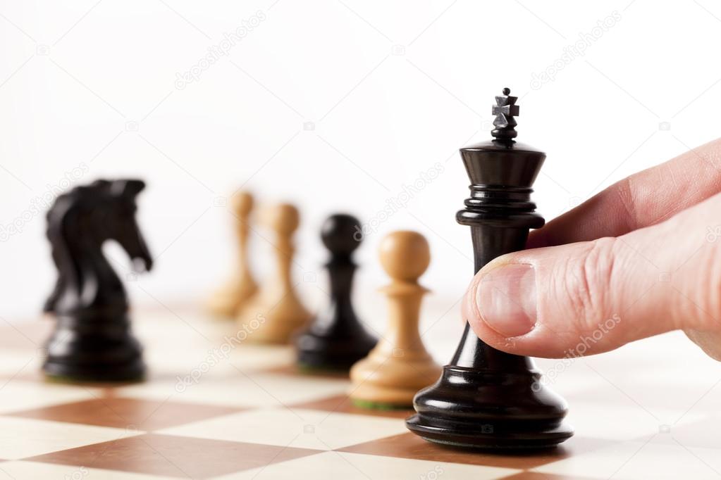 Playing wooden chess pieces