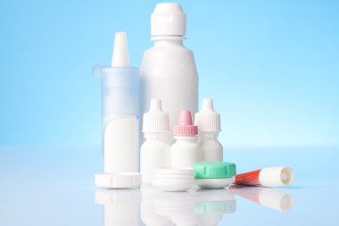 Göz damlaları ve göz lens, göz bakım kavramı