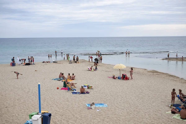 San Pietro Bevagna Italie Septembre 2020 Touristes Plage San Pietro — Photo