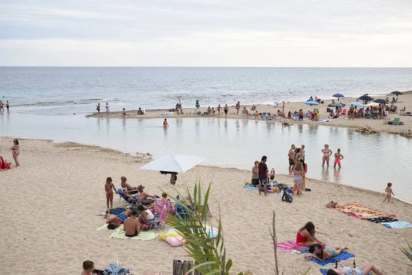 San Pietro Bevagna Italie Septembre 2020 Touristes Plage San Pietro — Photo