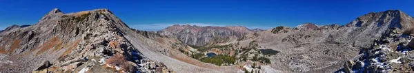 プファイファーホーン ピークとローン ピーク ワイルダネス山の風景を見るホワイト バルディとプファイファーホーン トレイルから ソルトレイク バレー ワサッチ ロッキー山脈 — ストック写真