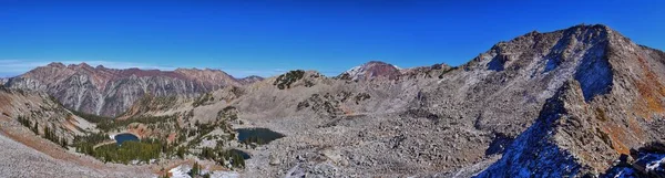 Vistas Lago Pino Rojo Desde Paisaje Montañoso Del Sendero Hacia — Foto de Stock