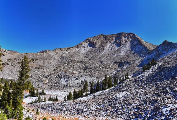 Vistas Lago Pino Rojo Desde Paisaje Montañoso Del Sendero Hacia — Foto de Stock