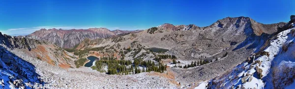 Vistas Lago Pino Rojo Desde Paisaje Montañoso Del Sendero Hacia — Foto de Stock