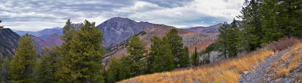 Slide Canyon Ansichten Von Wanderweg Herbst Blätter Berglandschaft Trail Provo — Stockfoto