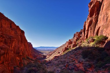 Padre Canyon, Kar Kanyonu Eyalet Parkı, Saddleback Tuacahn Çölü manzara yürüyüşü, Cliffs Ulusal Koruma Alanı Vahşi Doğası, St George, Utah, ABD. ABD.