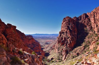 Padre Canyon, Kar Kanyonu Eyalet Parkı, Saddleback Tuacahn Çölü manzara yürüyüşü, Cliffs Ulusal Koruma Alanı Vahşi Doğası, St George, Utah, ABD. ABD.