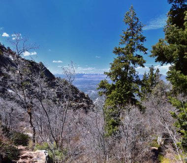 Wasatch Front Mount Olympus Tepesi yürüyüş yolu. İlkbaharda Bonneville Sahil Hattı, Rocky Dağları, Salt Lake City, Utah üzerinden ilham verici görüntüler. Birleşik Devletler. ABD
