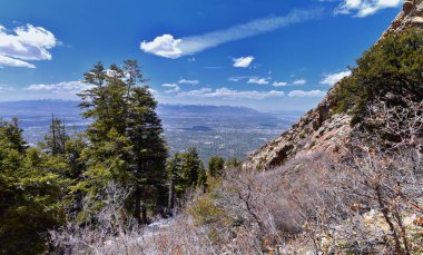 Wasatch Front Mount Olympus Tepesi yürüyüş yolu. İlkbaharda Bonneville Sahil Hattı, Rocky Dağları, Salt Lake City, Utah üzerinden ilham verici görüntüler. Birleşik Devletler. ABD