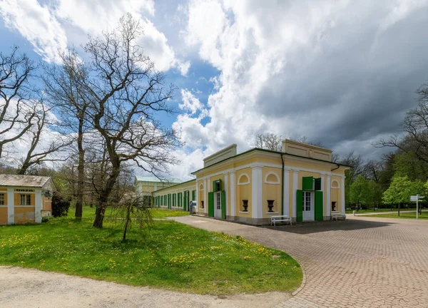 Colonnade Van Minerale Bronnen Van Zout Weide Kolonada Solny Lucni — Stockfoto