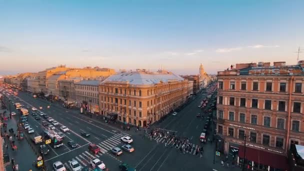 Timelapse busy traffic at the intersection of Nevsky and Liteyny Prospekt, top view — Stock Video