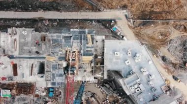 Daire binasının çatısına ve vinçlere kamera yerleştirildi