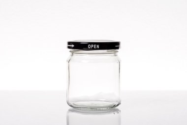 Beyaz arka plan üzerinde Züccaciye Mağazaları