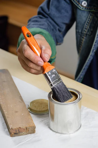 Pintura com pincel — Fotografia de Stock