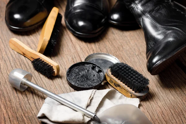 Deri ayakkabı Temizleme — Stok fotoğraf
