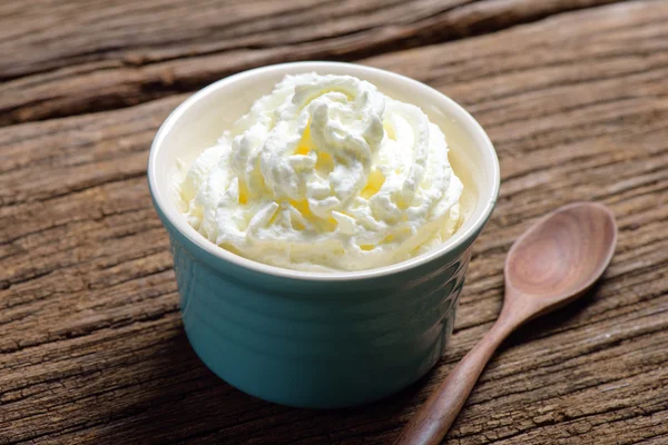 Una taza de crema batida —  Fotos de Stock